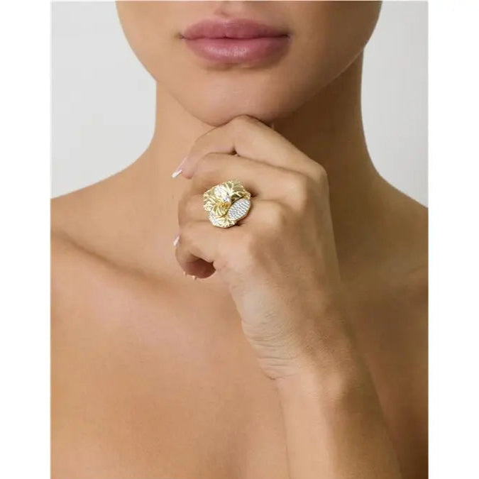 RING FLOWER PETALS DESIGNED CORE POINT OF LIGHT 3 MM OVERLAPPED INTERCALATING PETALS STUDDED GOLD/CRYSTAL/WHITE ZIRCONIA