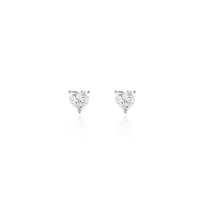 HEART SHAPED STONE EARRING WITH SIX CLAWS 9MM RHODIUM/MOISSANITE/SMOOTH